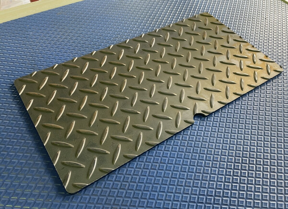 縞鋼板4.5mm 量水器ボックスの蓋