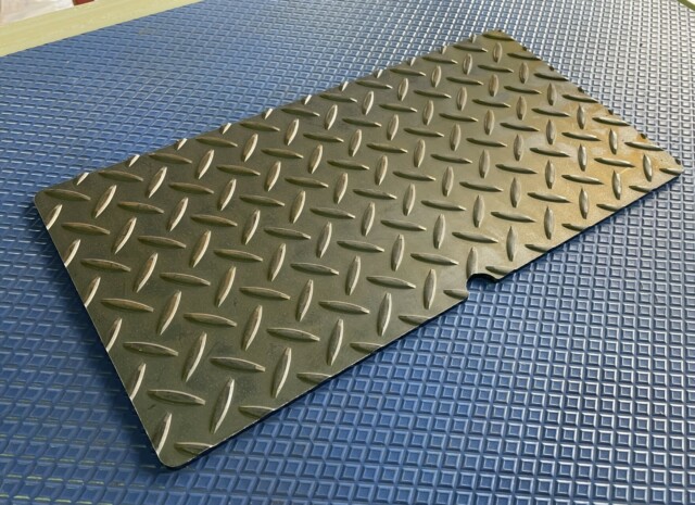 縞鋼板4.5mm 量水器ボックスの蓋